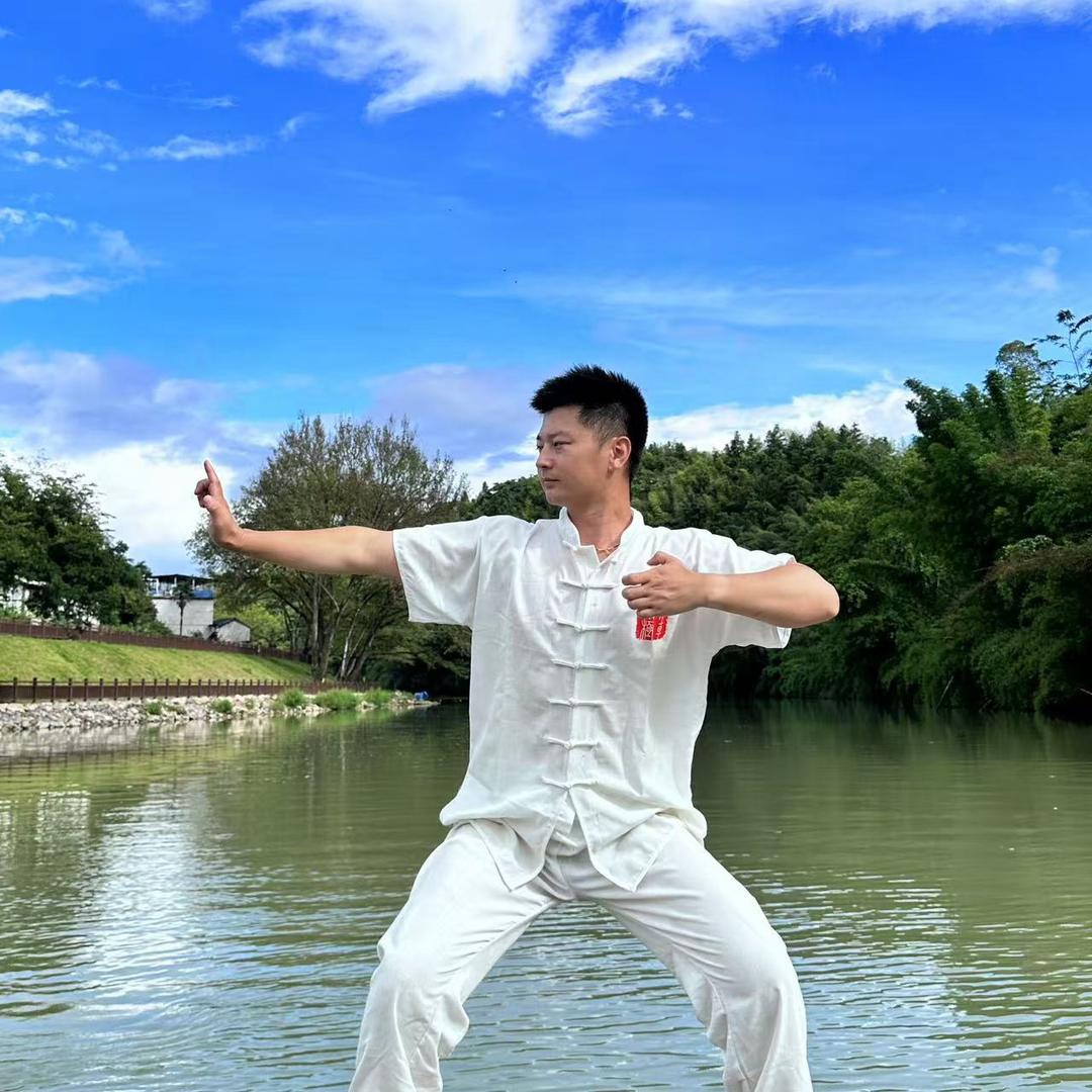 鳞隐太极院-墨钧