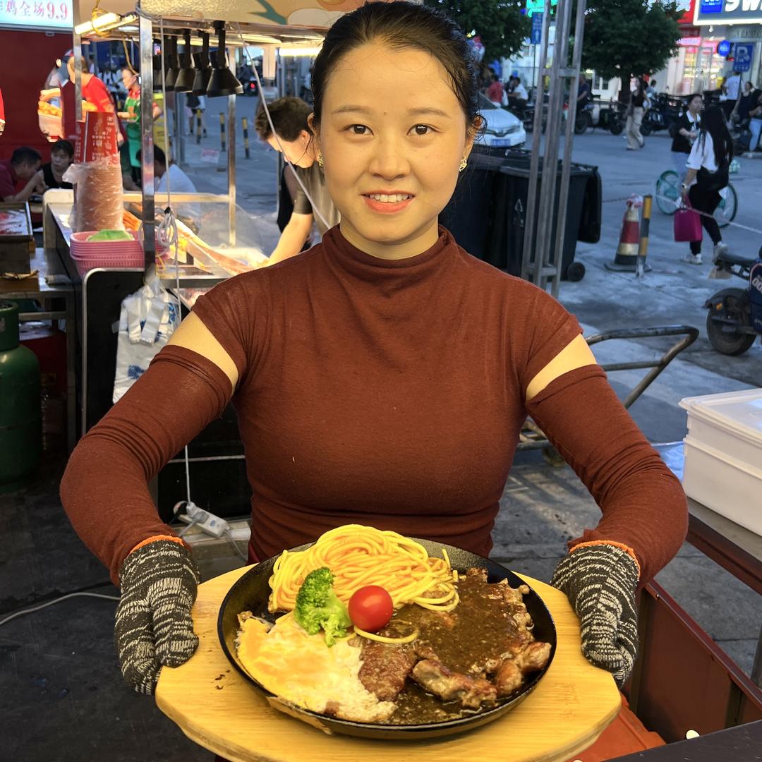 林妹妹街头牛排