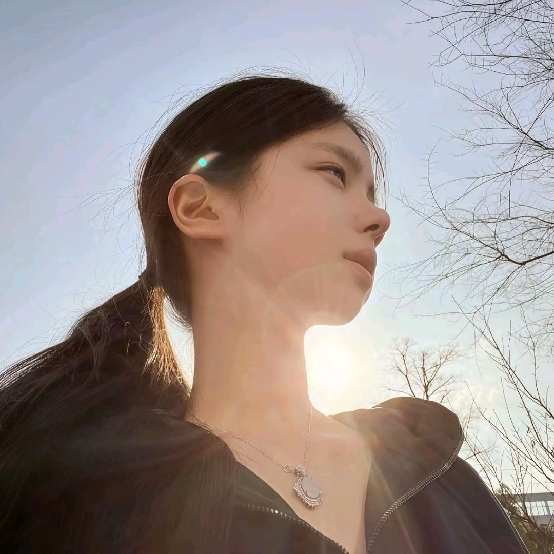 聪明开朗活泼可爱又招人爱的👧^_^