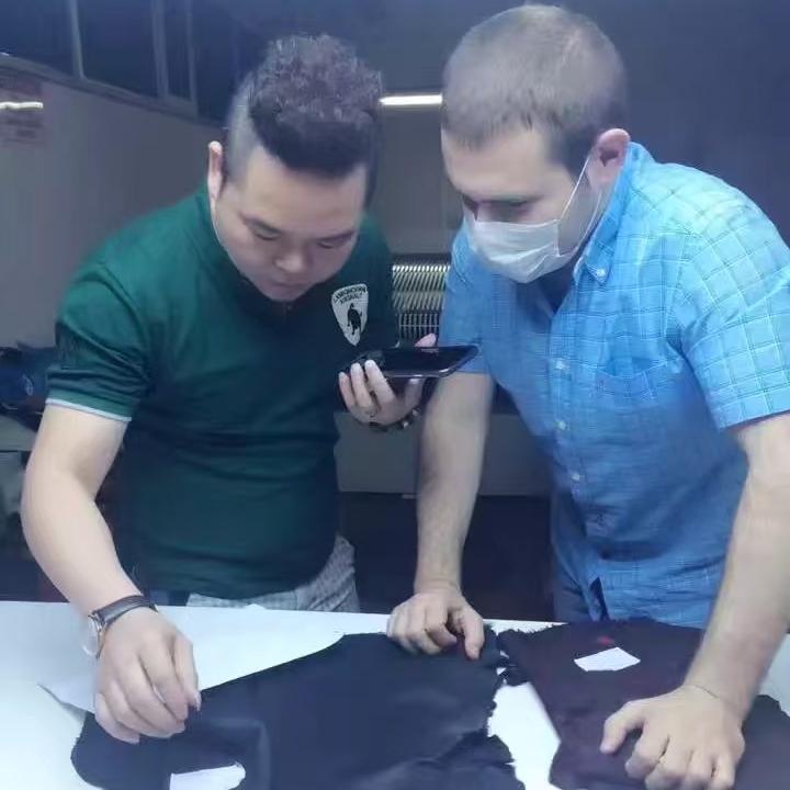 海宁华睿轻奢皮衣工厂