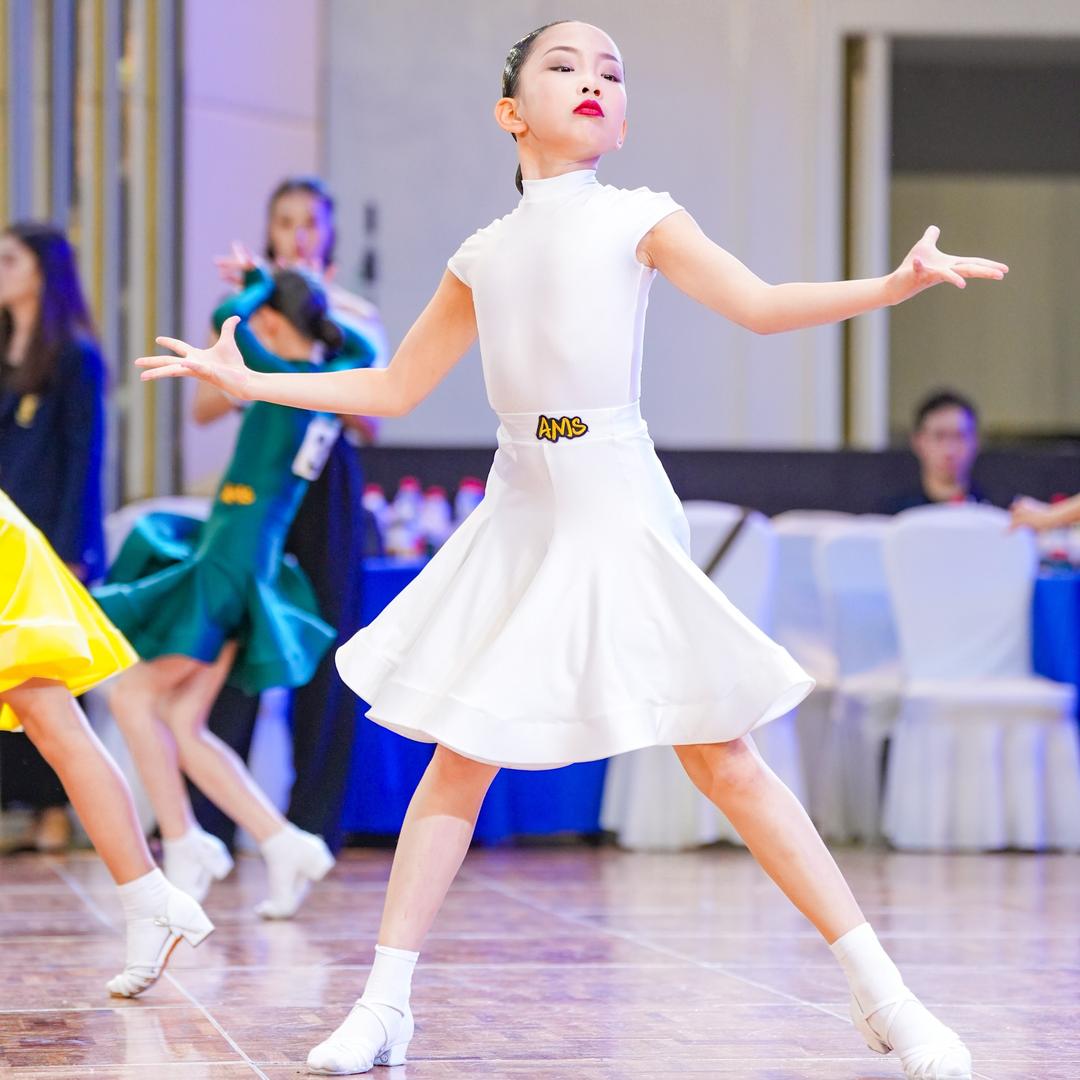 赵一可(爱跳舞的可儿姐)