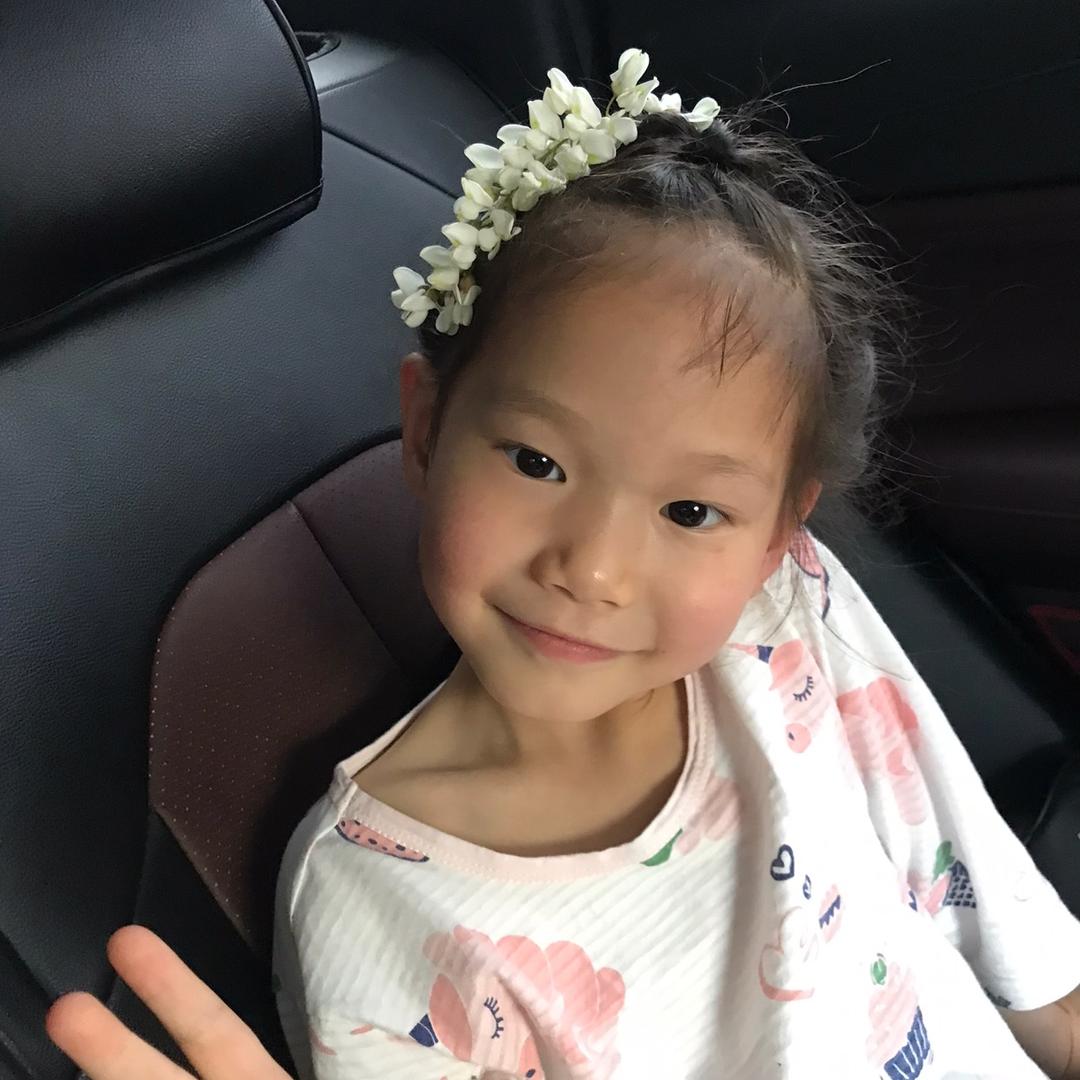 光芒万丈照梨花