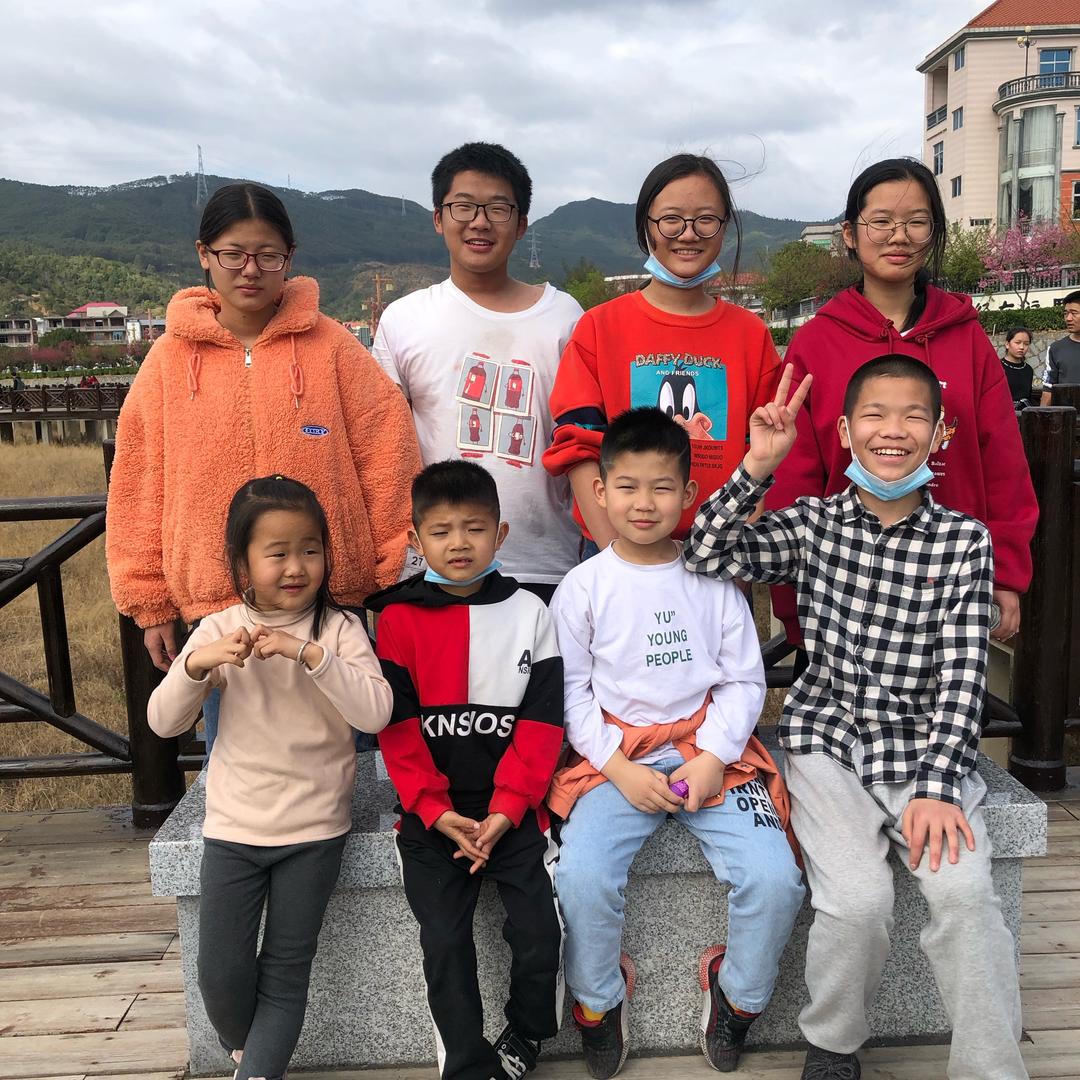 爱肤宜彩妆世界