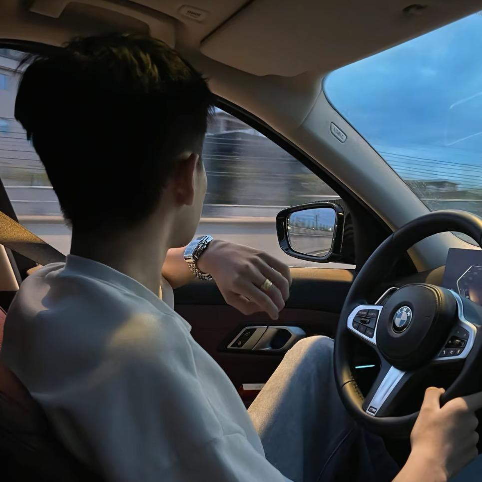 M8