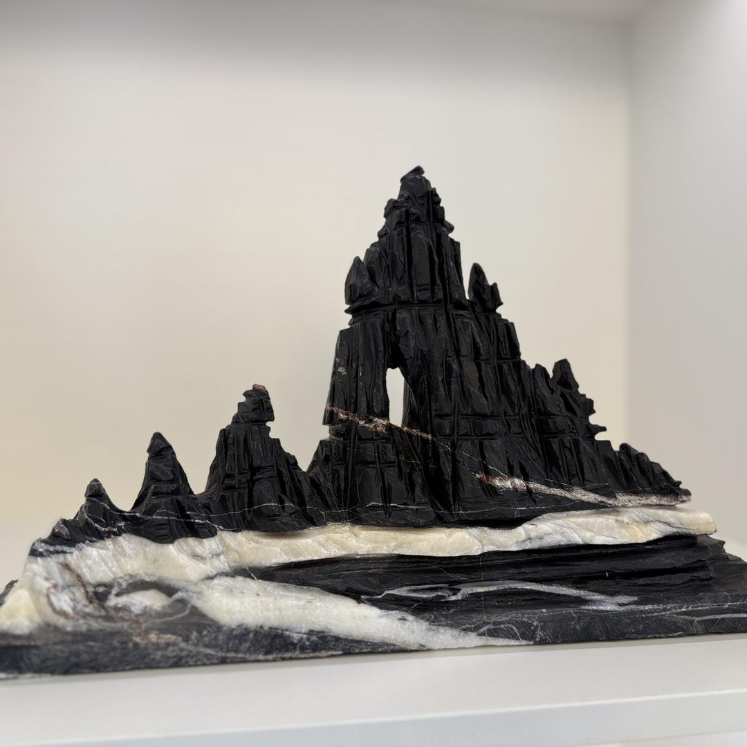 灵璧石小山办公摆件