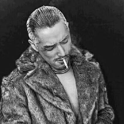 別人笑我太瘋癲ೄ 我笑他人看不穿