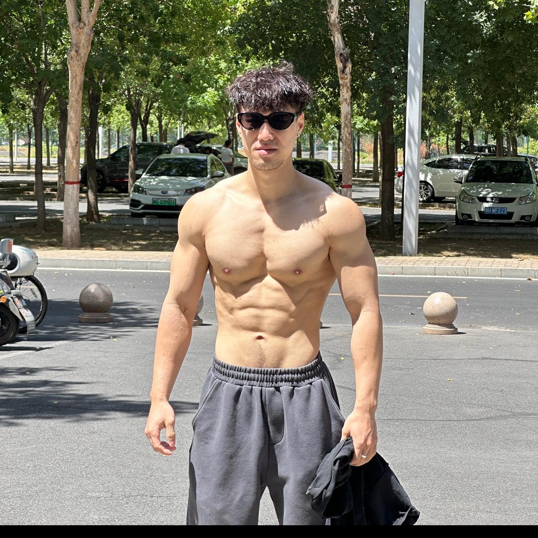 麦克源教练爱吃饭🍚