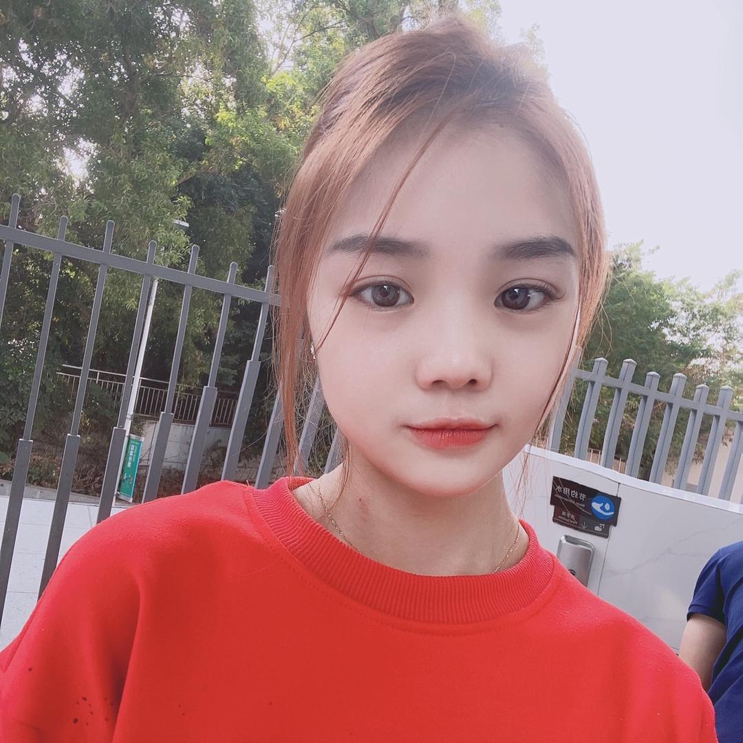 英子