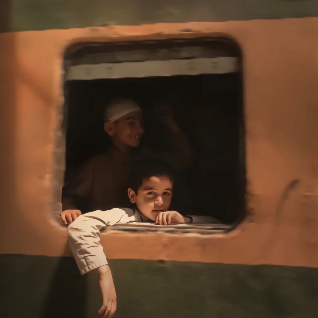 意昂杨.