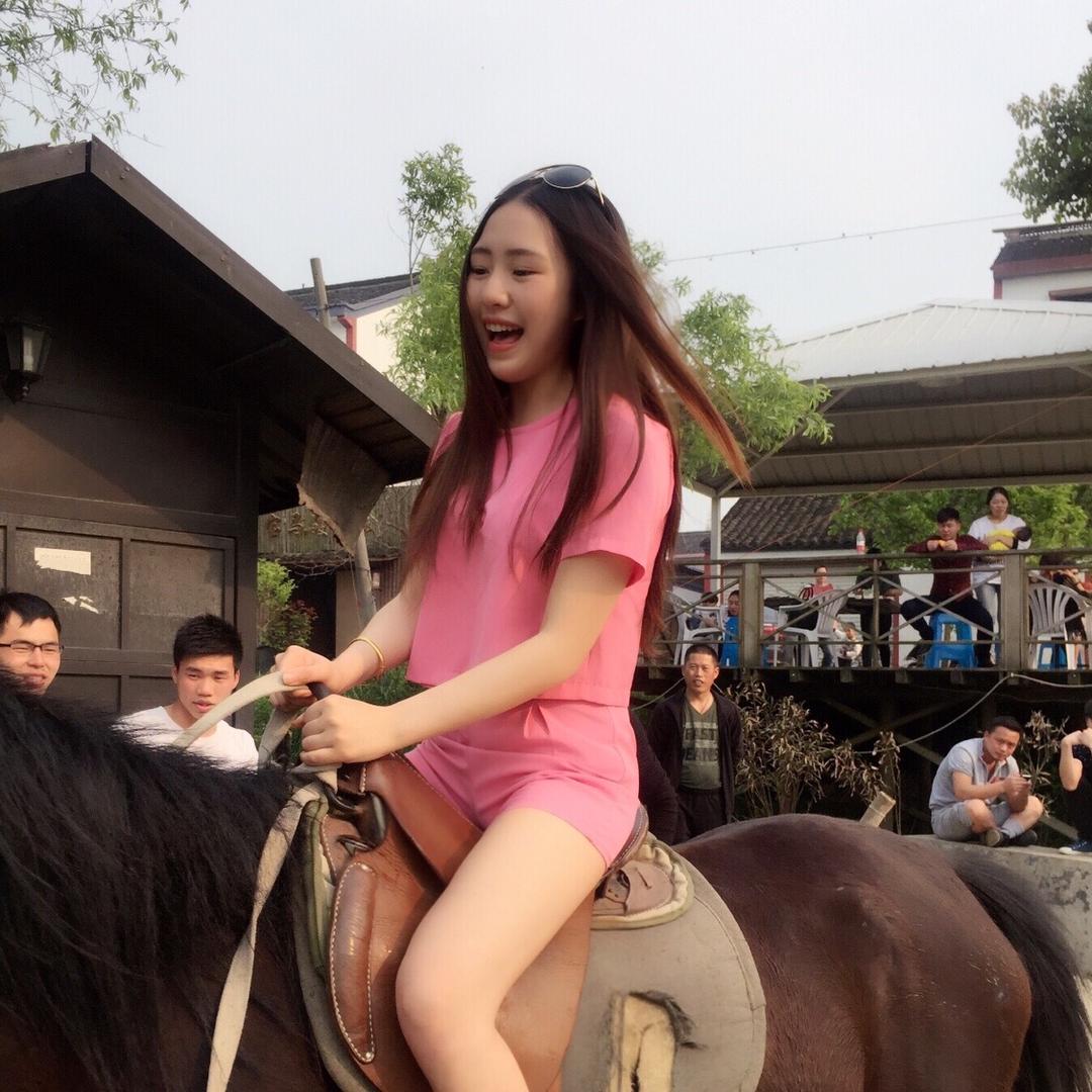 梁艳宁😘与妈妈相依为命单亲家庭👯‍