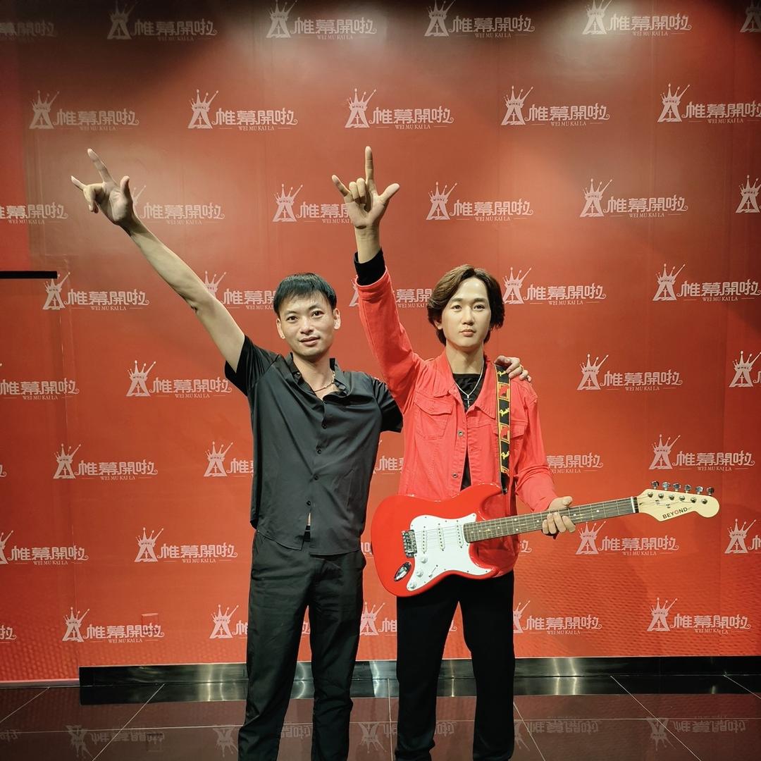 荣诚卷闸门+万加荣诚断桥窗