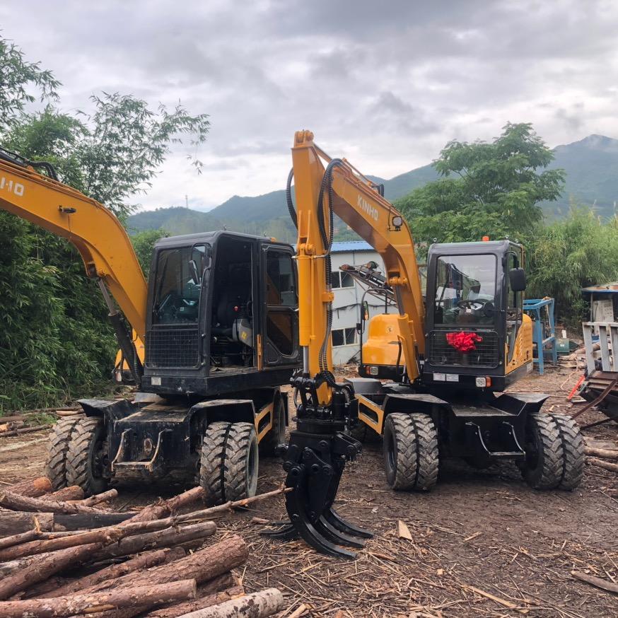 高级轮式挖掘机驾驶员