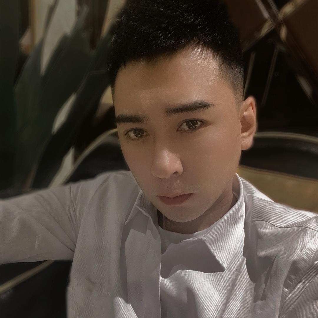 少龙🎭