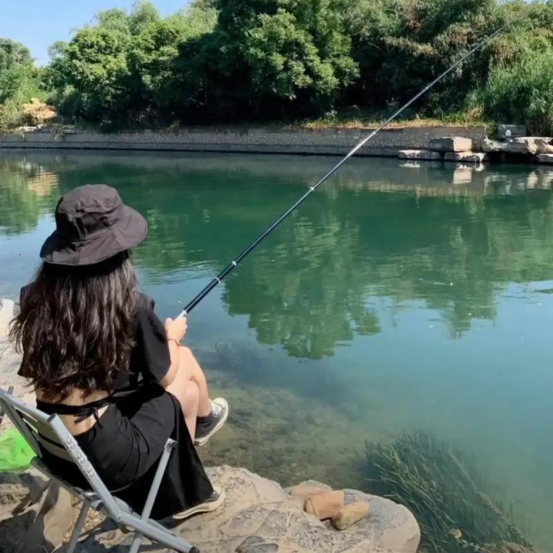 爱钓鱼的小乔