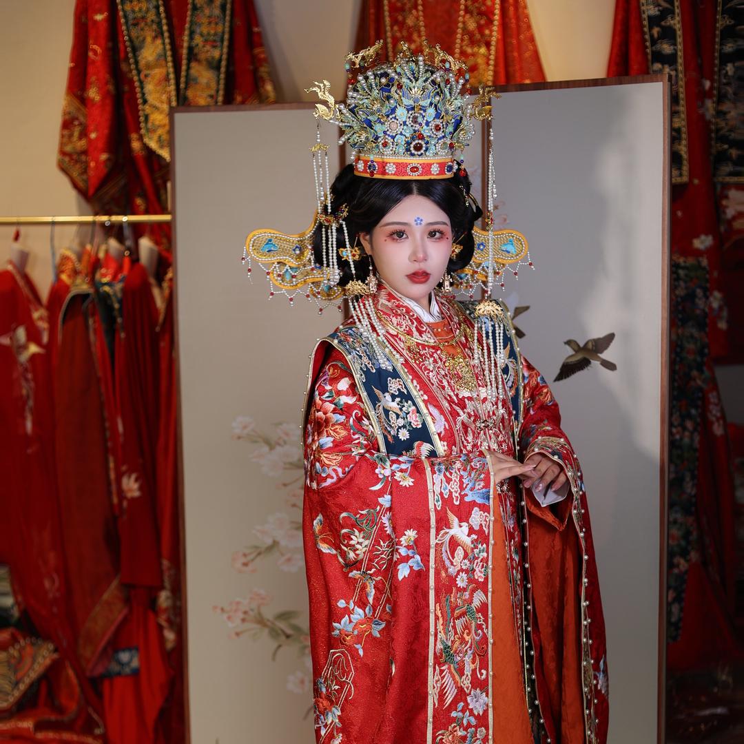 金樽渟妆娘燕子