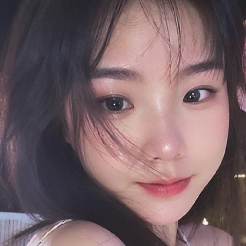 @珍  儿🦈 ☀ ✨