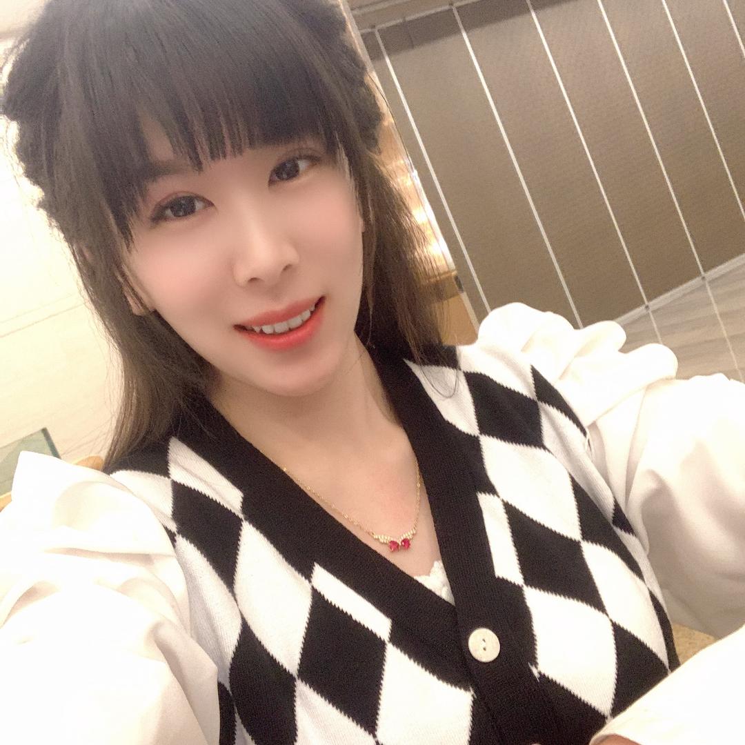 乐山 欣儿