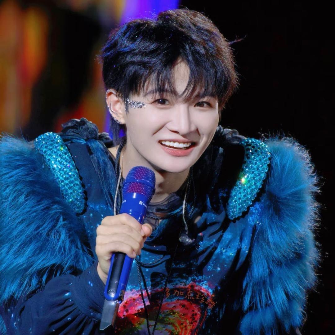 深深一笑很倾城