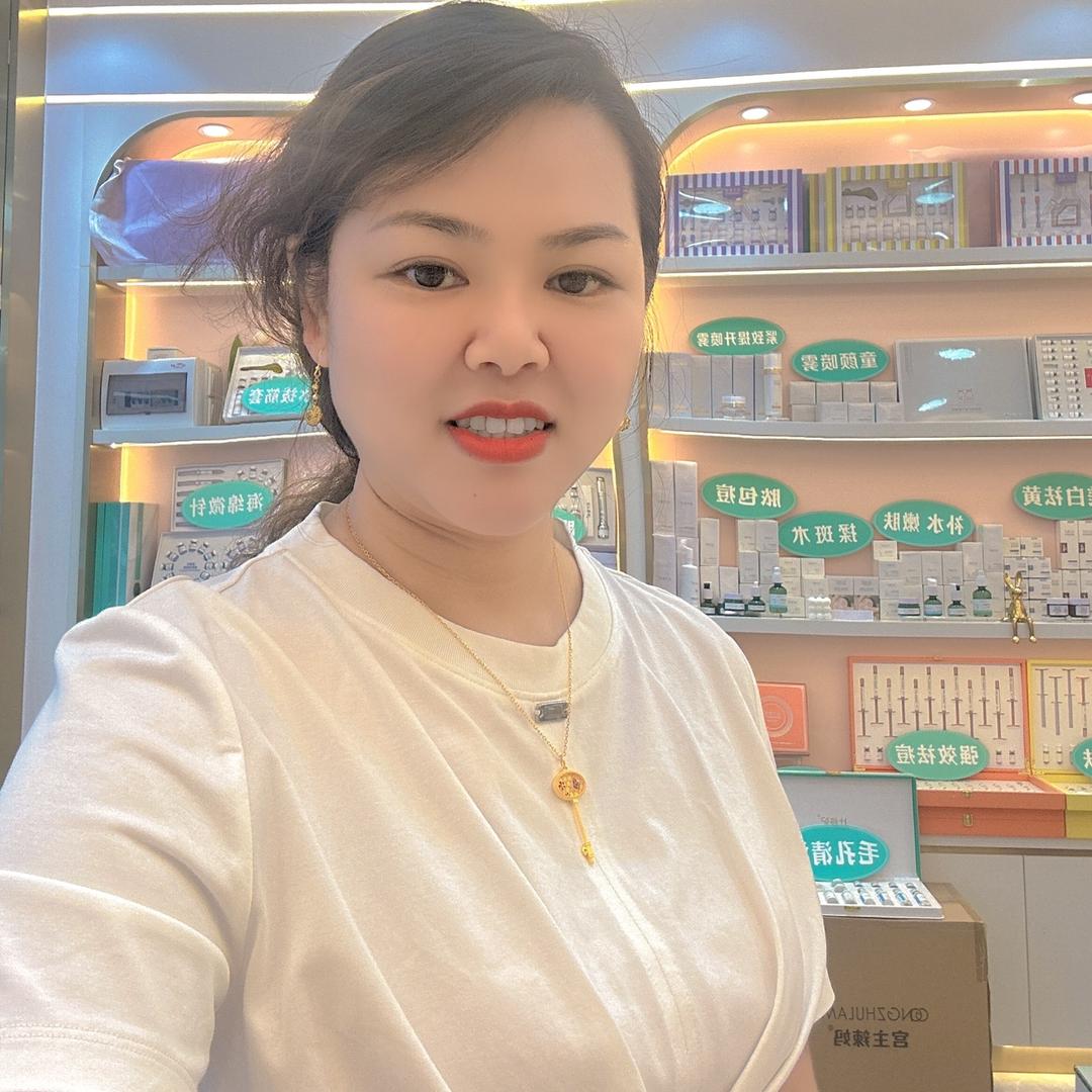 方洁带你逛美博城护肤品批发市场
