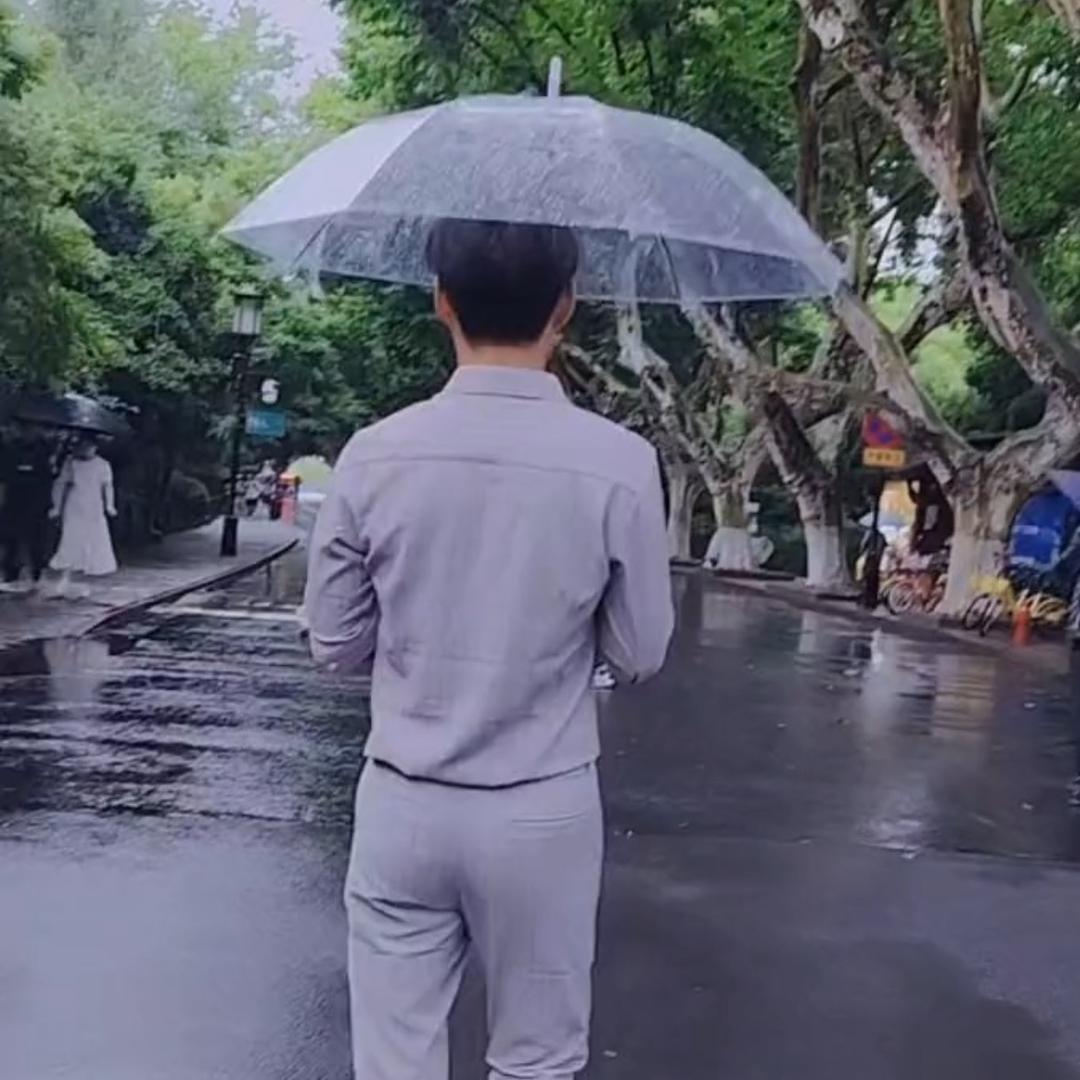 多年以后