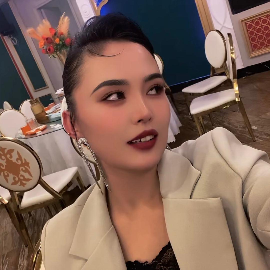 美甲美睫，化妆，纹绣师