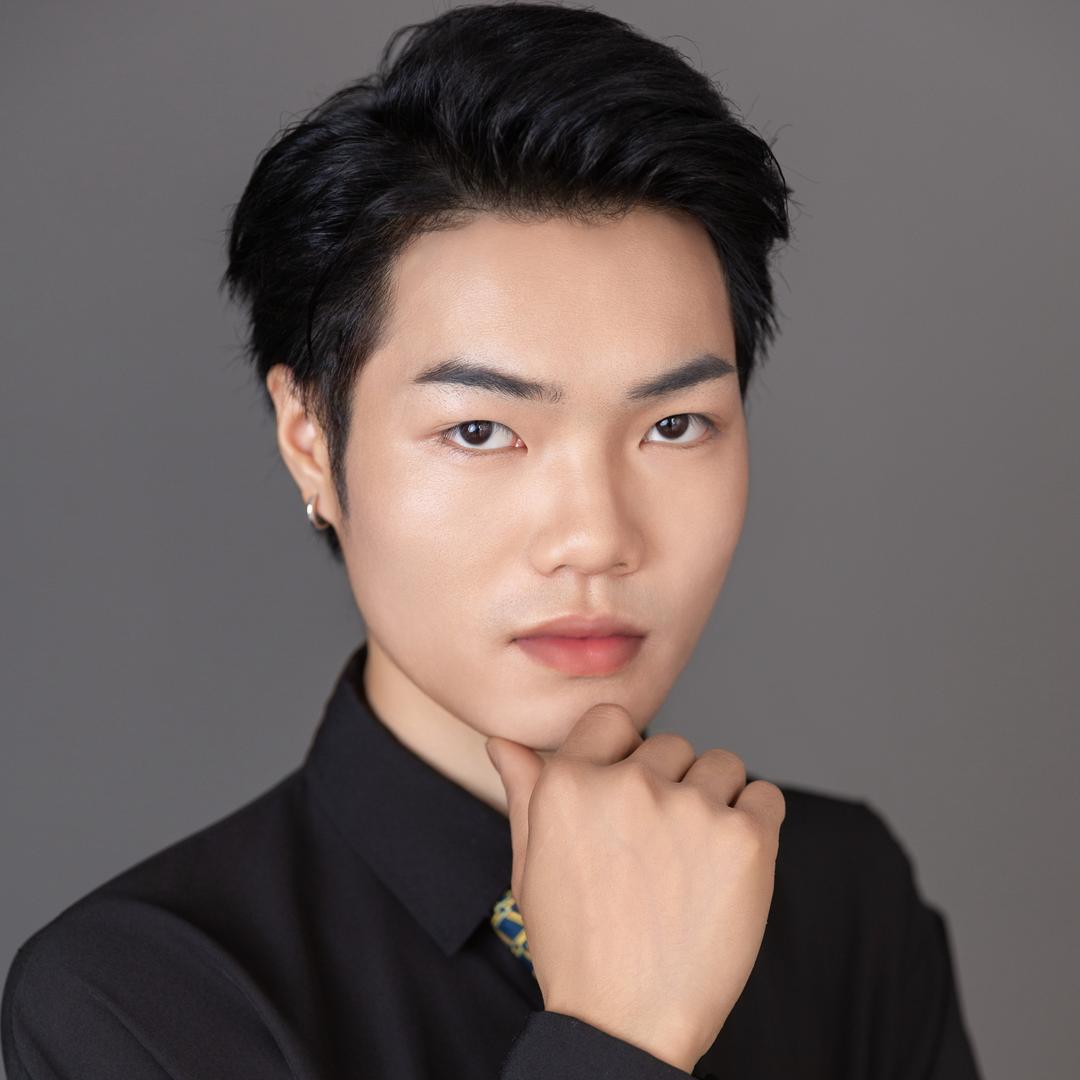 卓越聚美®66店负责人．龙名均