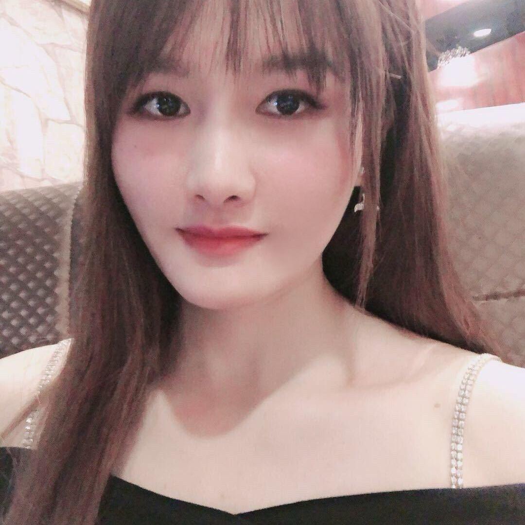 玉儿吃喝玩乐