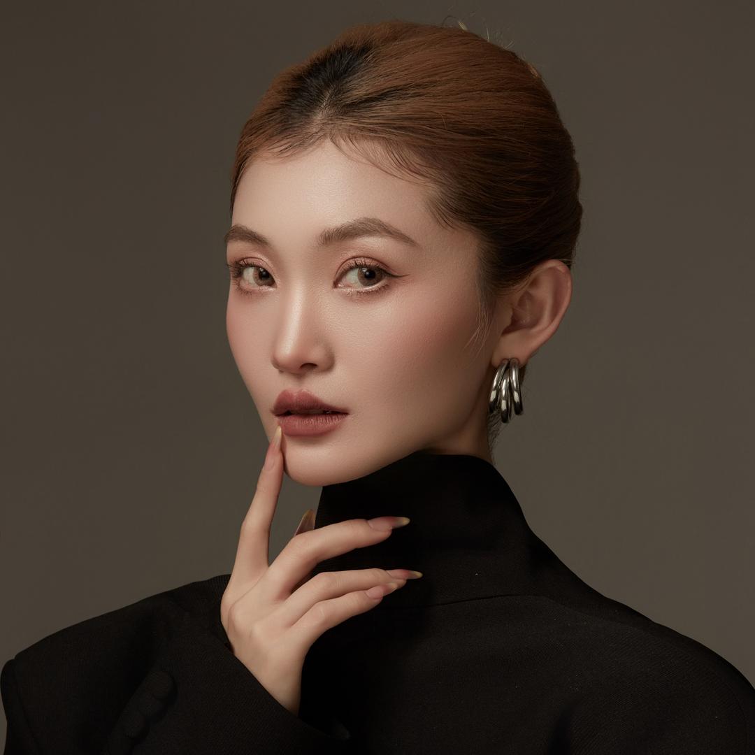 薇薇新娘化妆主管—丽丽💓💓