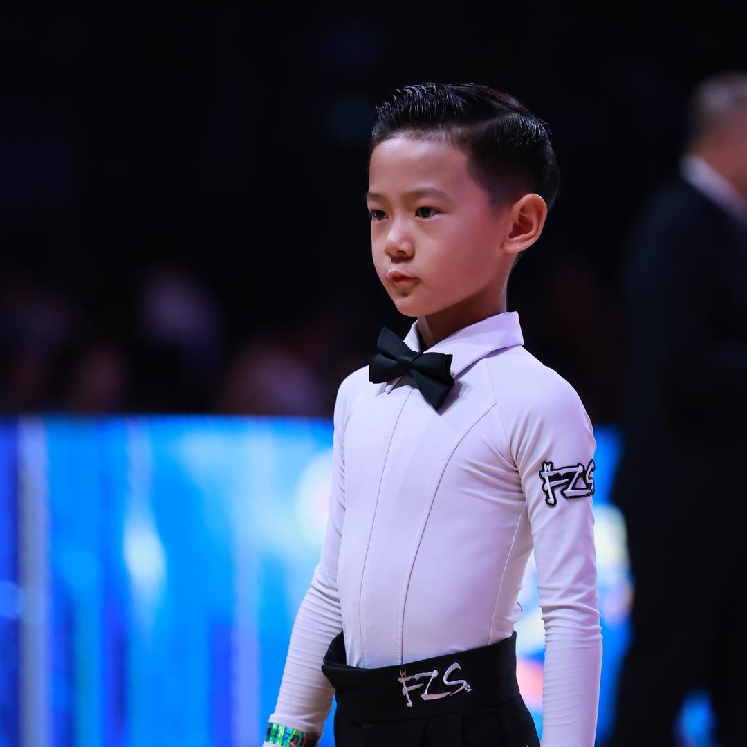 嘉伦舞蹈·思丞