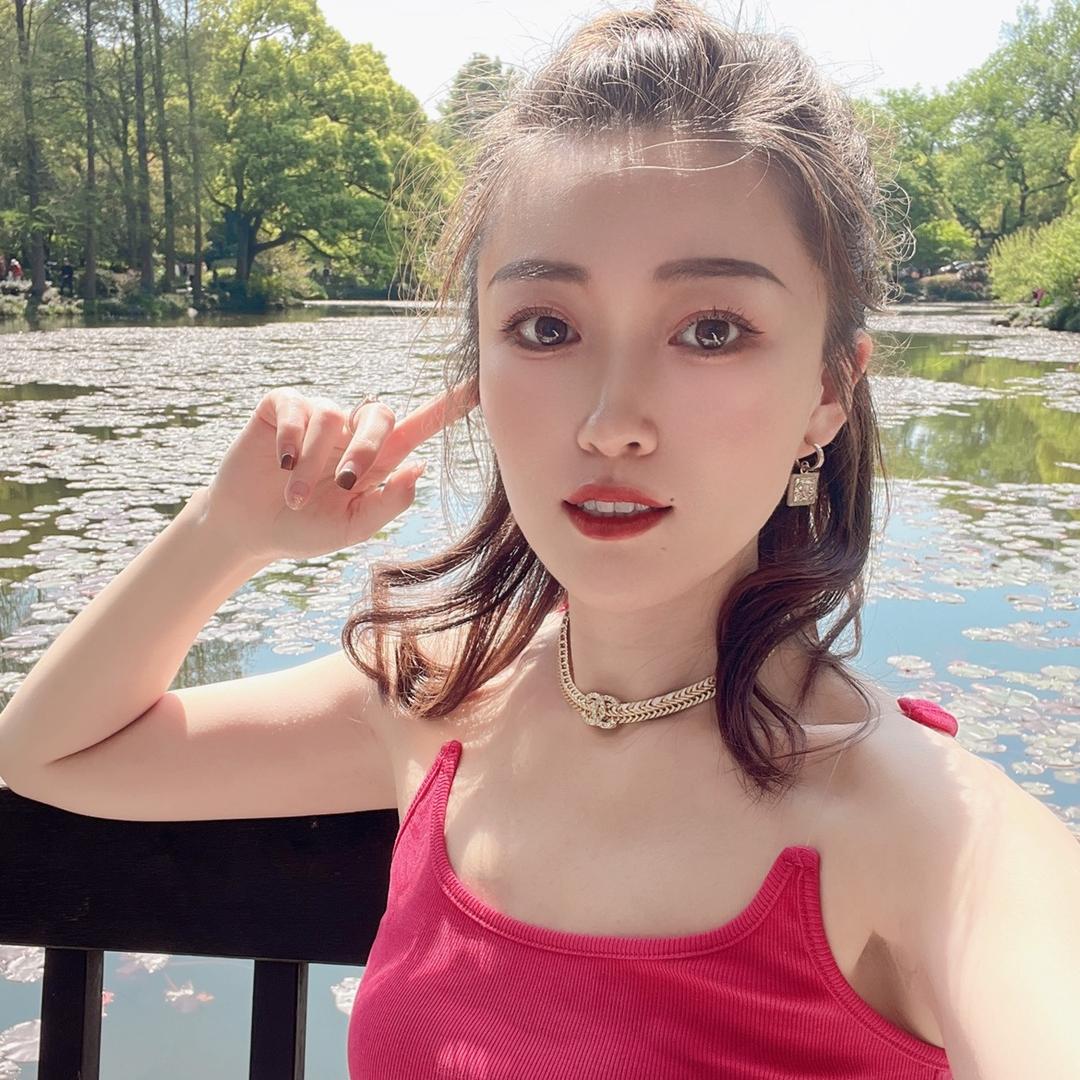 西西今天背什么