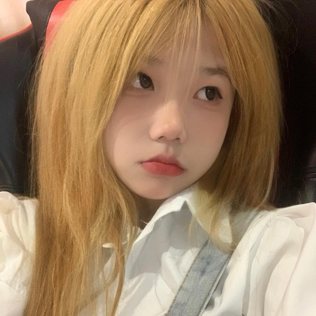 小凡不爱睡觉~~