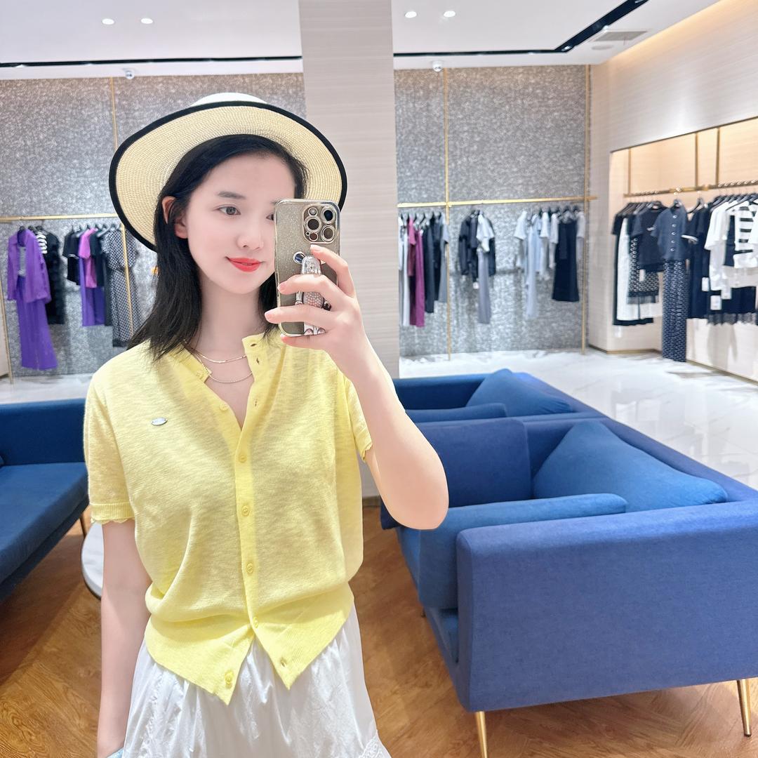 濮阳俪妍杨冰