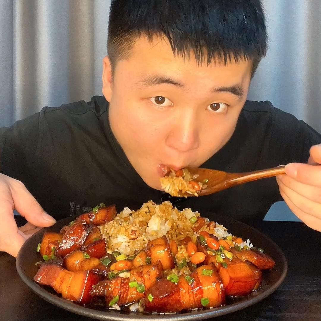 阿伟不挑食