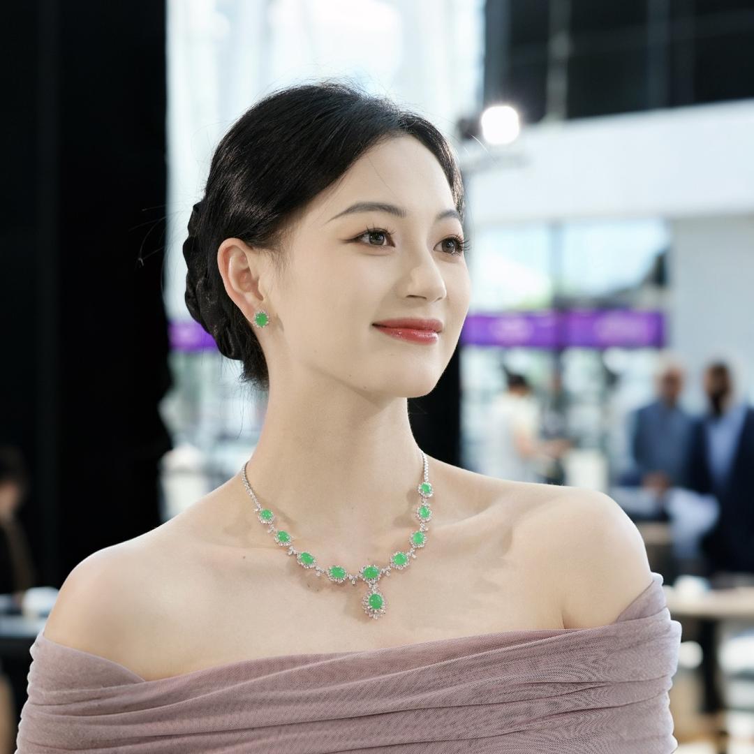 杨小乖珠宝