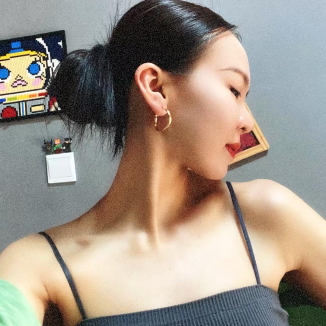 郁郁葱葱的郁