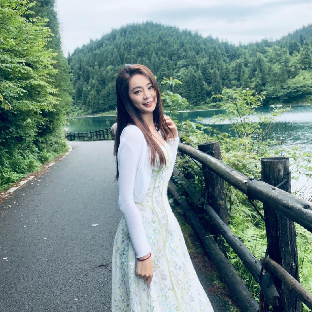 戏精小格格