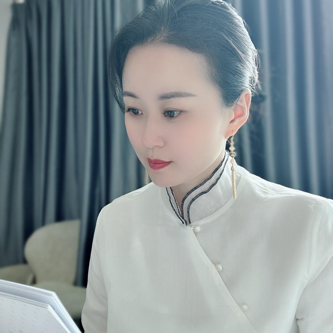 月伊秋水