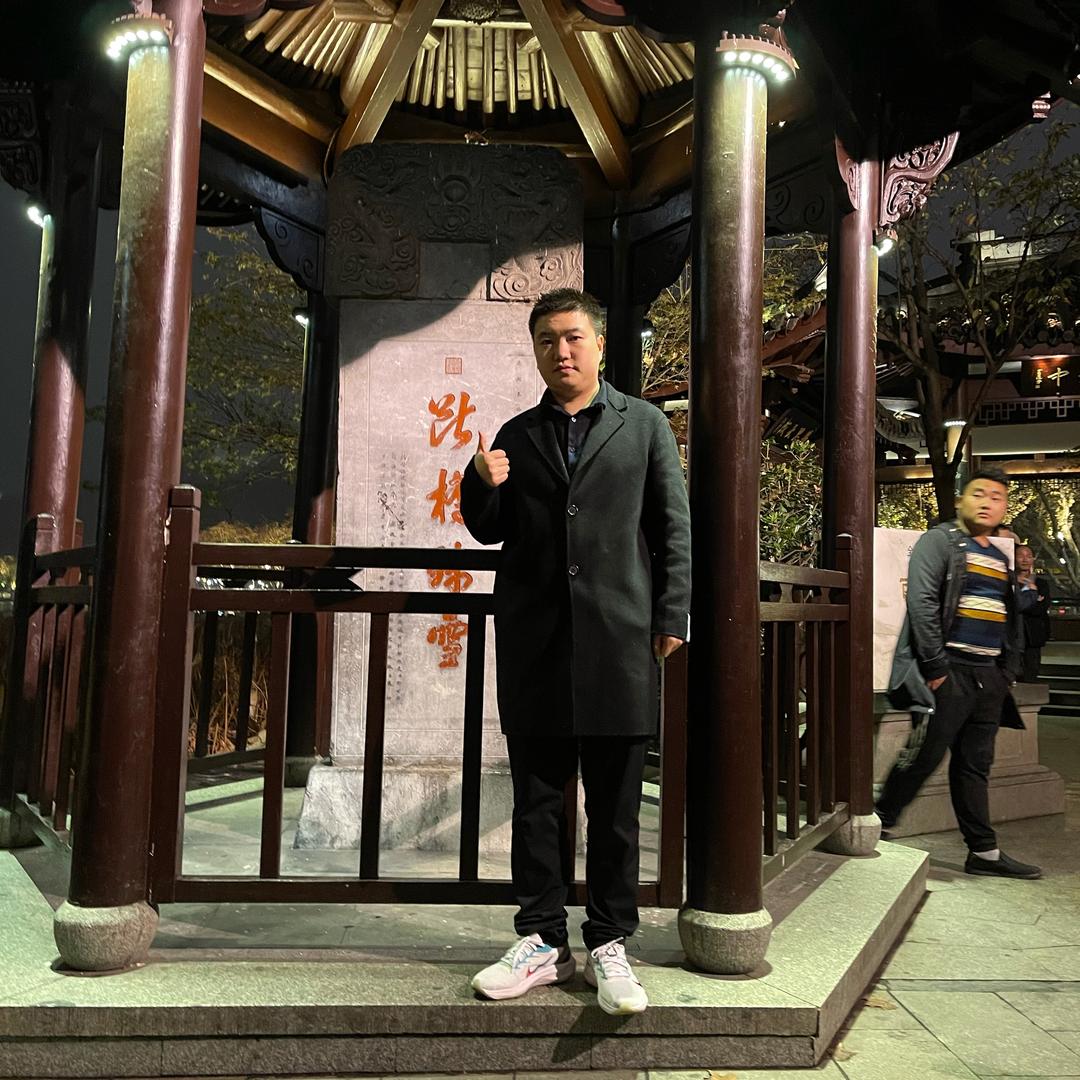 精神小伙儿