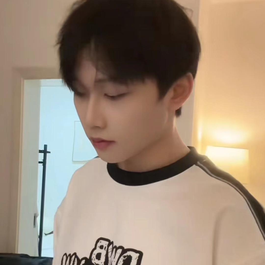 美男子指挥中心