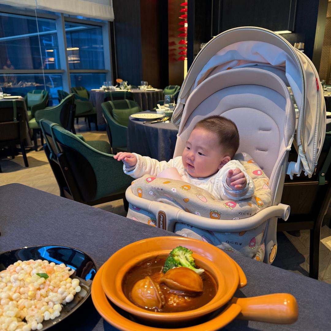 小葫芦的漂亮妈妈