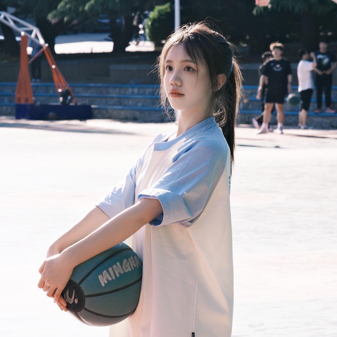 打螺丝的妹妹💫