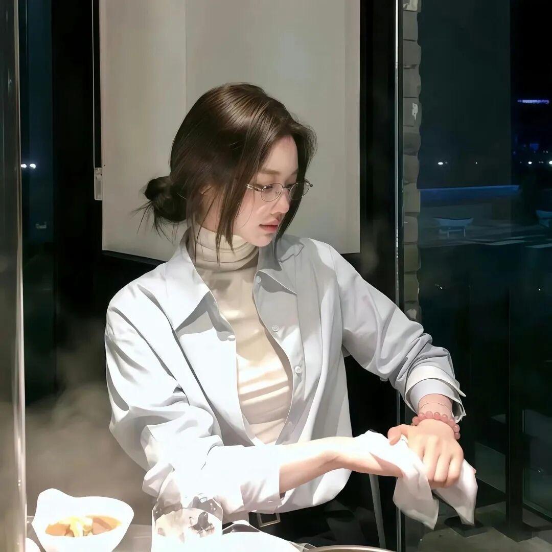 愈.