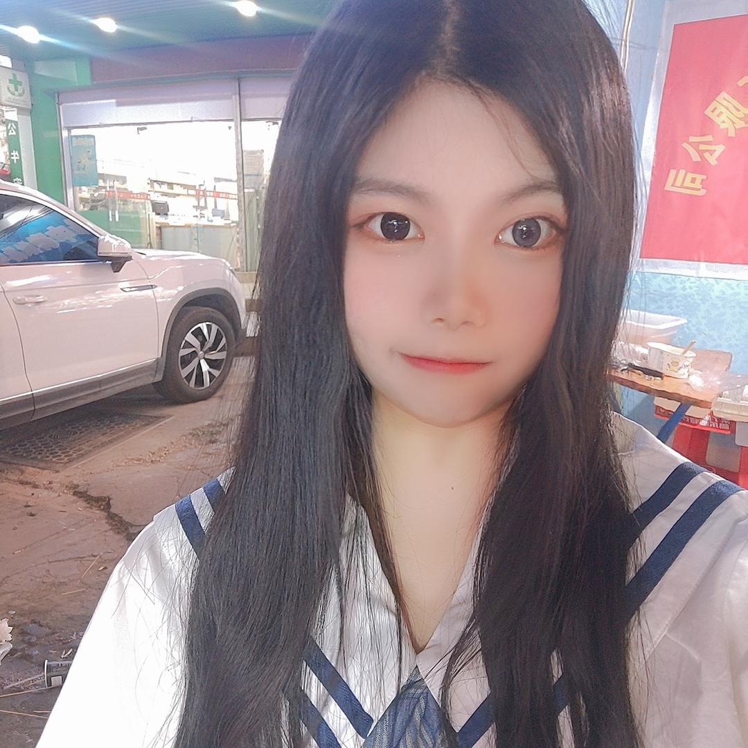 00后摆摊小可爱