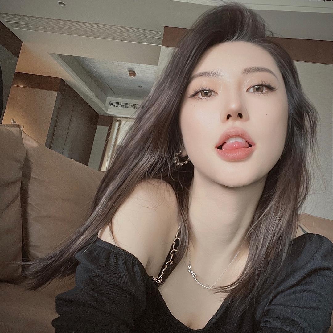 爱吃香菜小姐