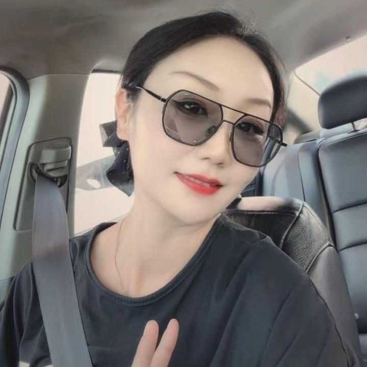 嘴角亲扬