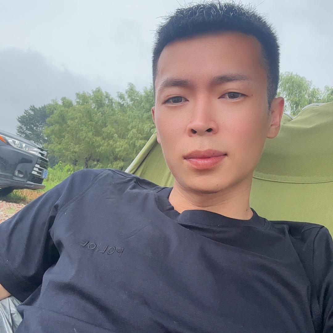 爱臣吖.