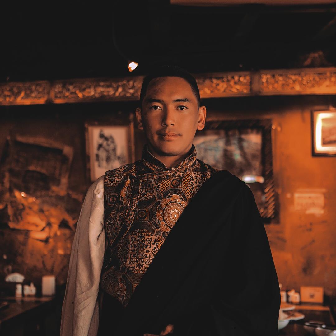 八廓浪子