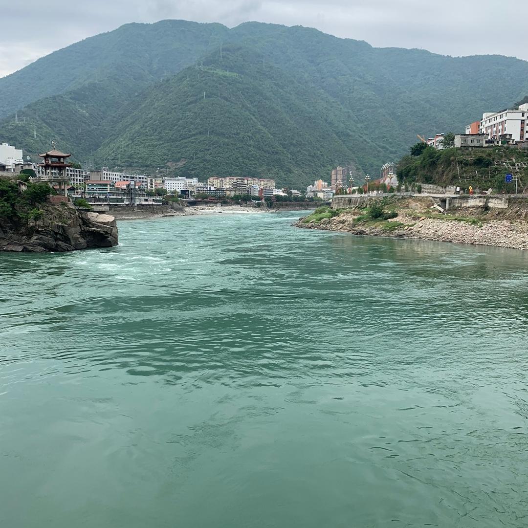 凌峰