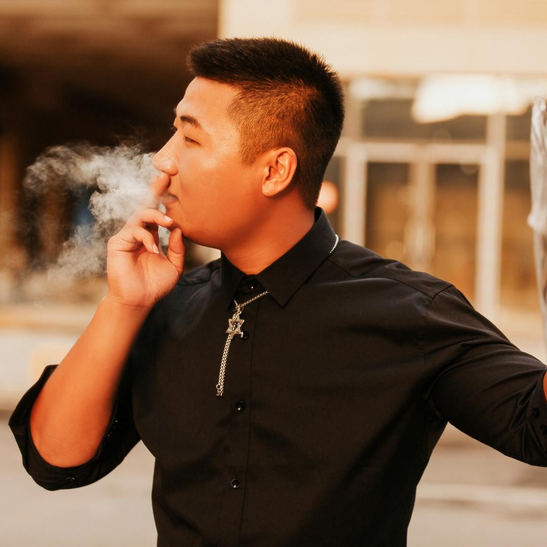 老王老王隔壁的。