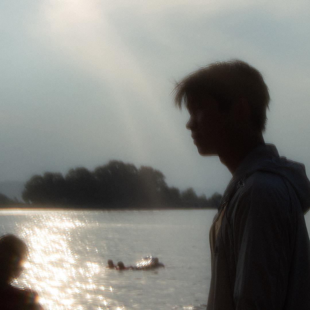 KK又在逃避画画